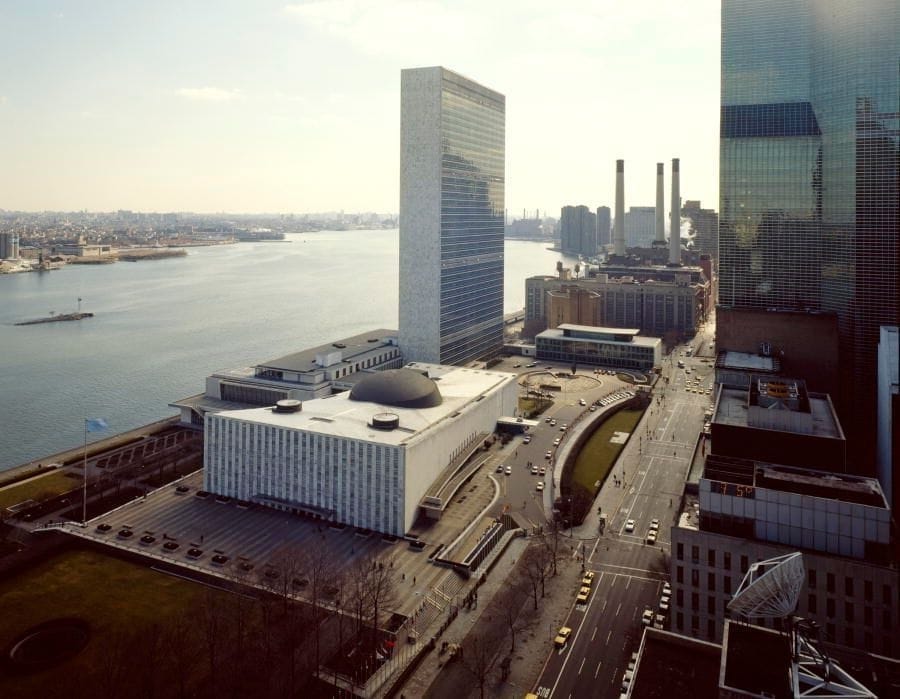 Foto da Sede das Nações Unidas em Nova York | projeto de Oscar Niemeyer + Le Corbusier