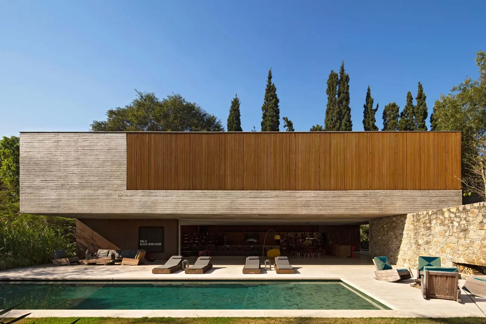 Márcio Kogan, Studio M47 | Casa dos Ipês, em São Paulo, Brasil.