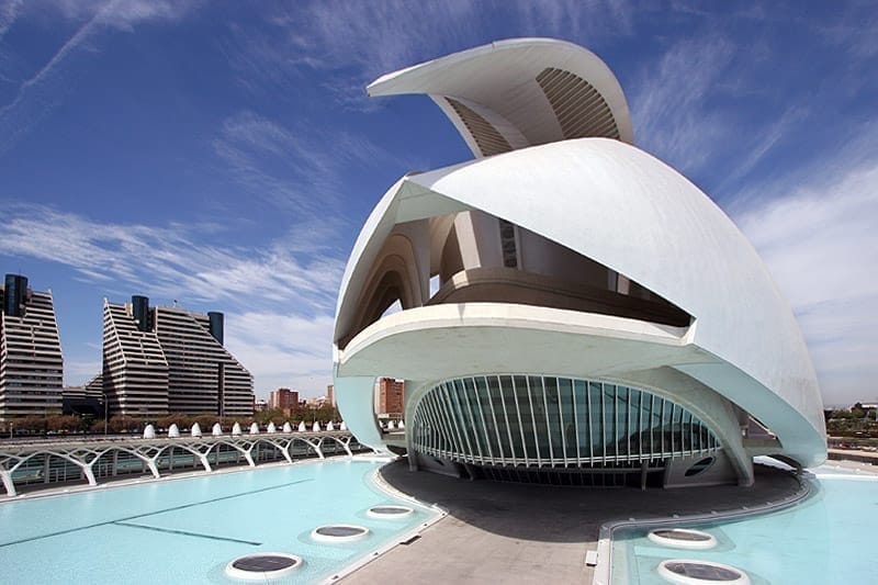 Foto do Palácio das Artes Reina Sofía | Cidade das Artes e Ciências, em Valência, na Espanha.