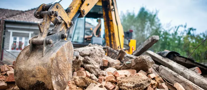Imagem de Trator realizando obras.